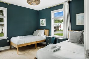 3 slaapkamers, een strijkplank/strijkijzer, reisbedje, gratis wifi