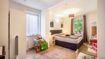 2 makuuhuonetta, silitysrauta/-lauta, ilmainen Wi-Fi, vuodevaatteet