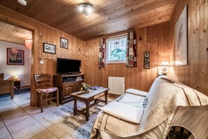 TV, DVD-spiller og stereoanlegg