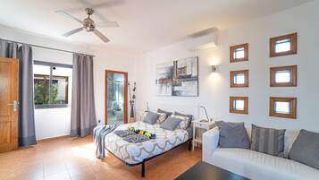3 bedrooms, free WiFi, bed sheets