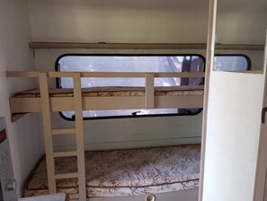 1 chambre, literie fournie