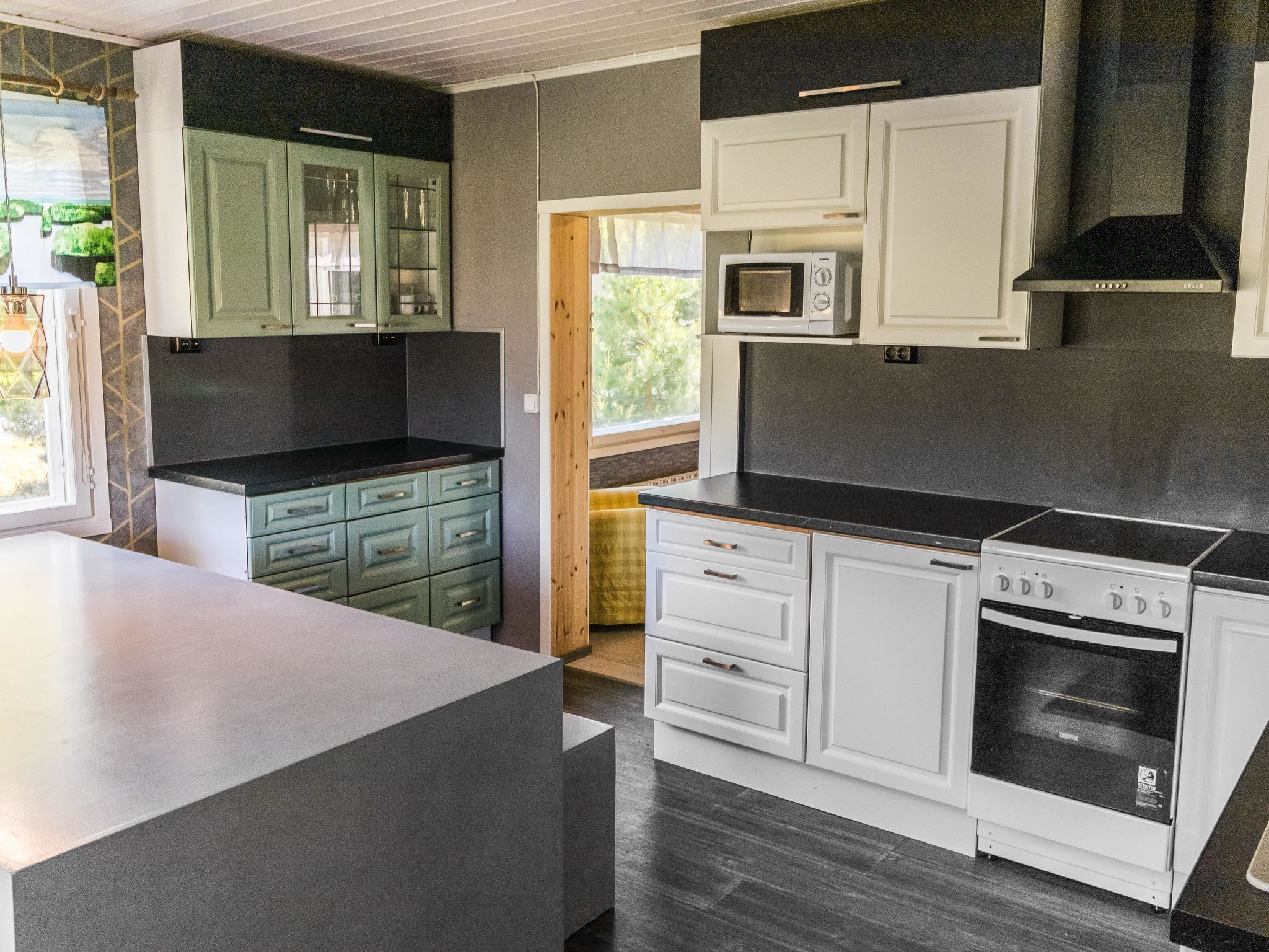 Réfrigérateur, micro-ondes, lave-vaisselle