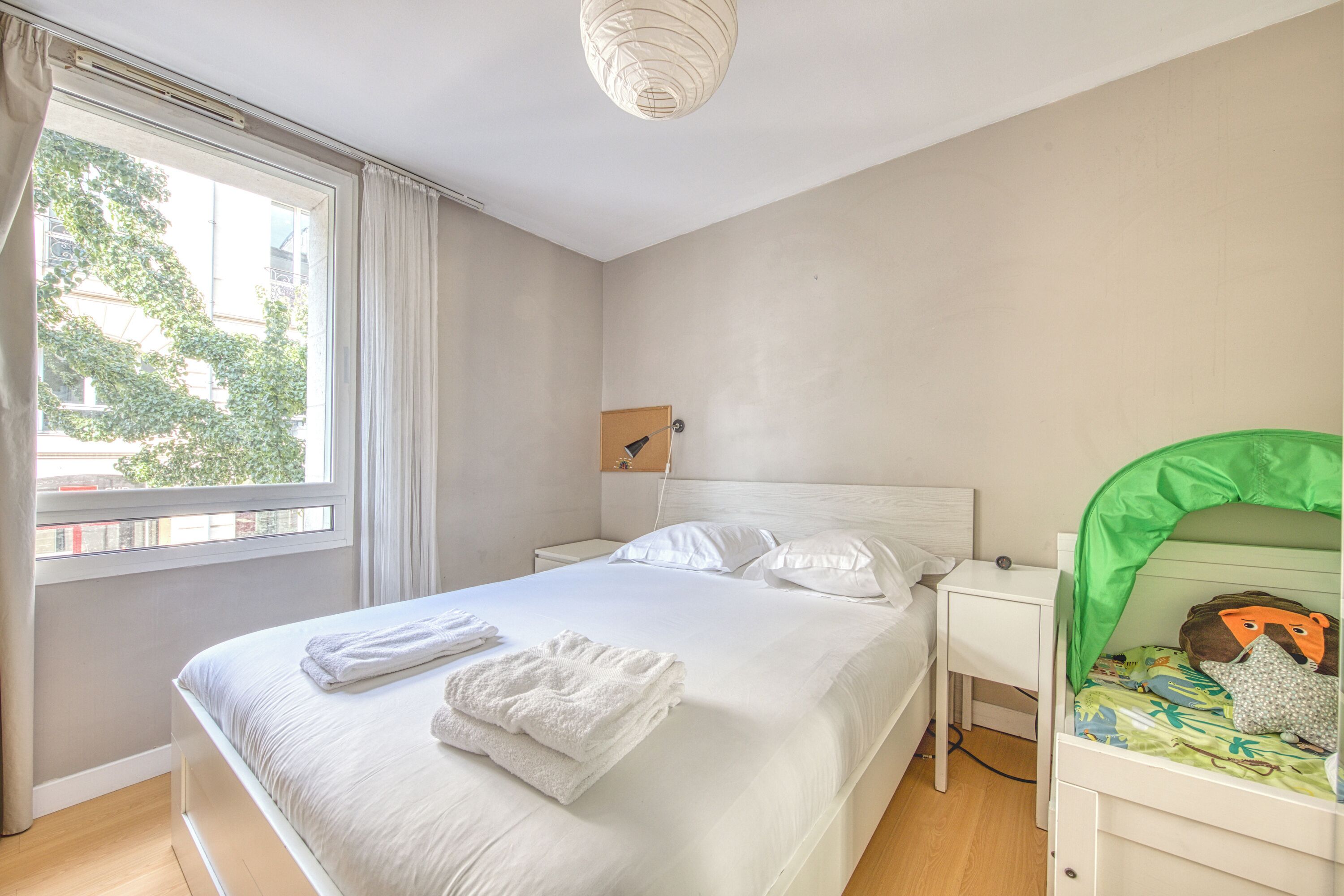 2 bedrooms, iron/ironing board, free WiFi, bed sheets