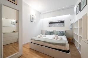 1 bedroom, bed sheets