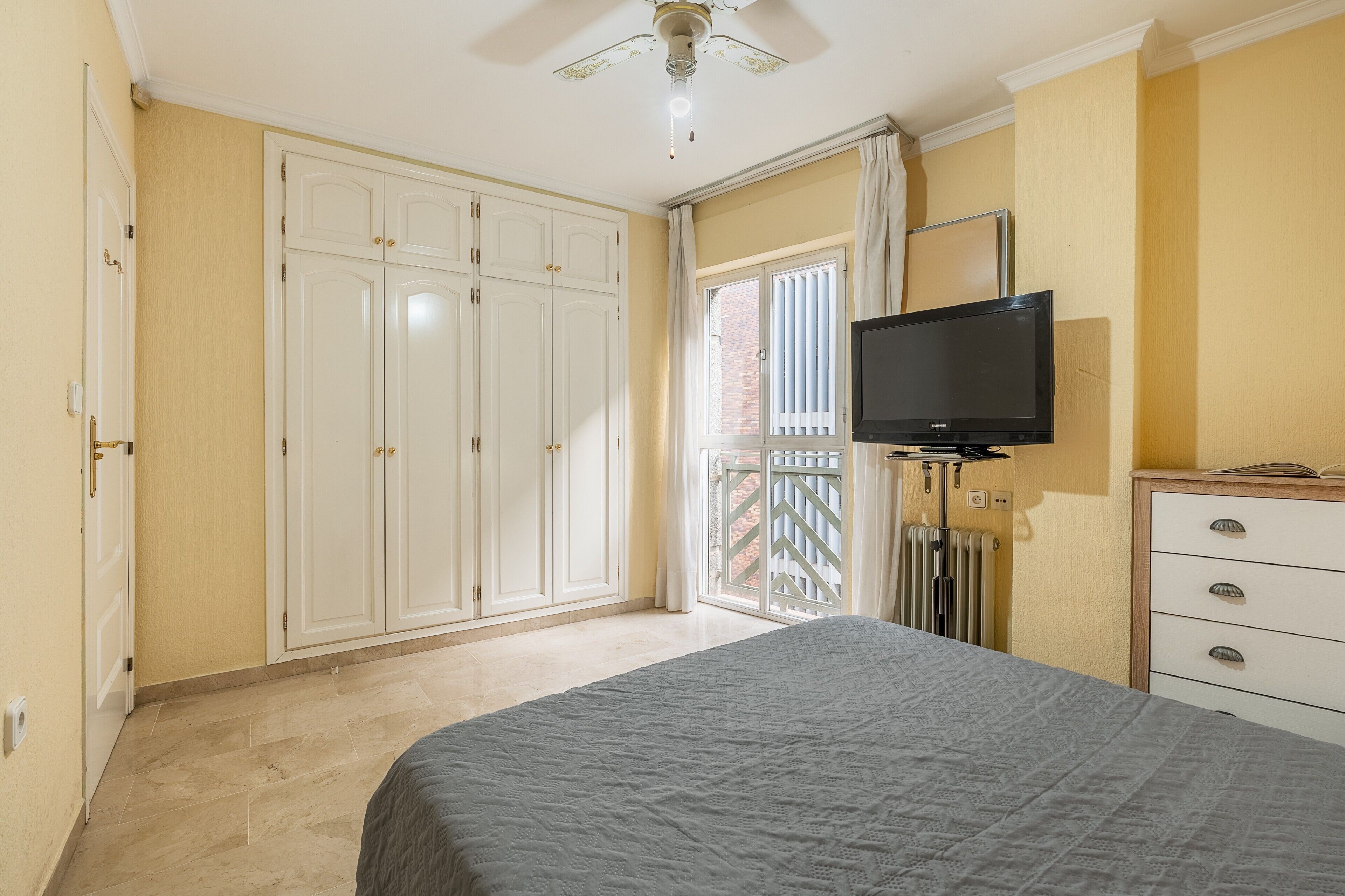 2 slaapkamers, een strijkplank/strijkijzer, gratis wifi, beddengoed