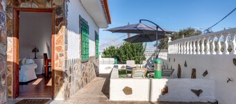 Vacation Home 'La Casa De Teror' with Sea View, Private Pool and Wi-Fi