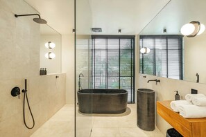 Design Villa, Patio, Pool View | Bathroom | Free toiletries, hair dryer, towels, soap - Casa Siella (Kerobokan)