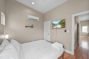2 habitaciones, tabla de planchar con plancha, wifi y ropa de cama