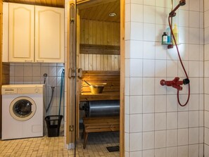 Bathroom - Mansikkaranta 2 by Interhome (Pyhäjärvi)