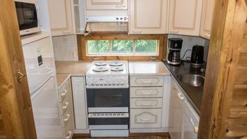 Geladeira, micro-ondas, lava-louças