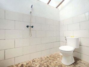 Deluxe Double Room, Mountain View | Bathroom
