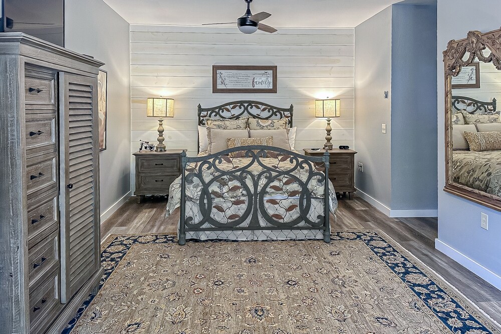 upscale duplex with High Speed and Cozy Patio Dillsboro Vrbo