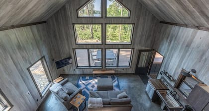 The Kawishiwi Lakeview Cabin with Private Sauna