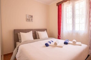 2 bedrooms, iron/ironing board, travel cot, WiFi