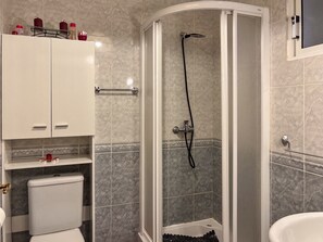 Hair dryer, towels