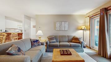 TV, fireplace, foosball, table tennis