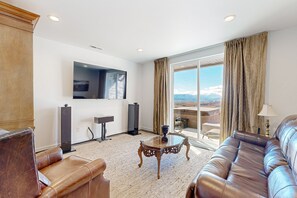 TV, fireplace, DVD player