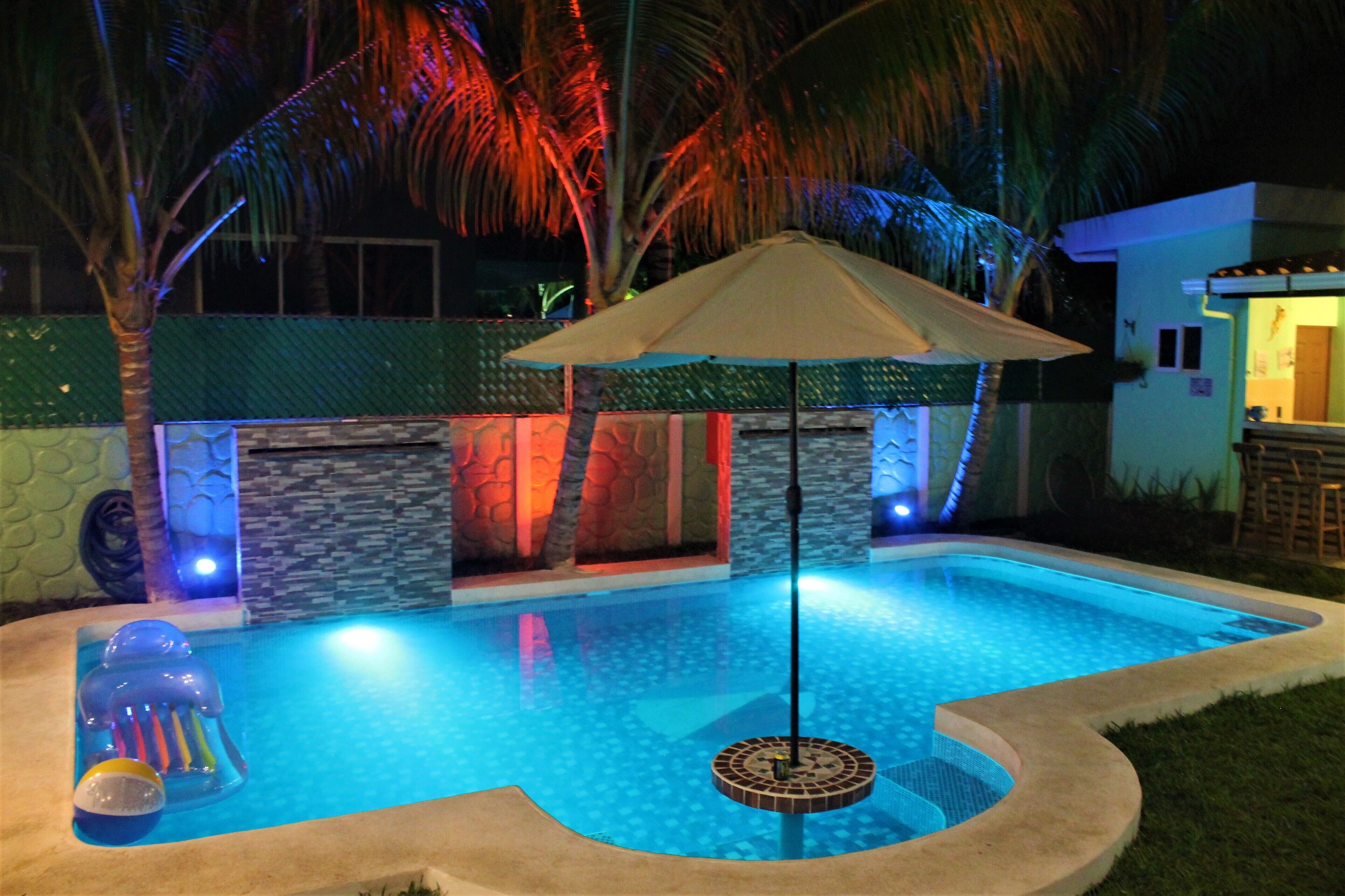 Lämmitetty uima-allas