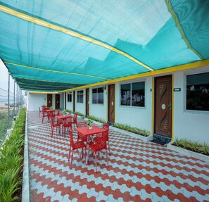 Restaurant - Auro Beach Resort (Vanur)