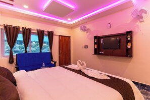 Deluxe kamer, uitzicht op strand | 1 slaapkamer, gratis wifi, beddengoed