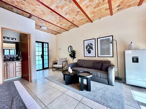 Living area - Ajijic Retreat Studio with Outdoor Salt Water Pool by Restavio (Ajijic)