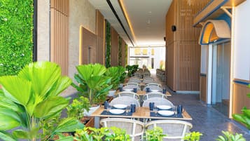 Daily buffet breakfast (THB 450 per person)