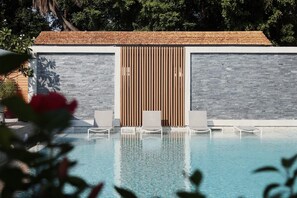 Outdoor pool - TARA Bangkok Riverside (Formerly GLOW Bangkok Riverside) (Bangkok)