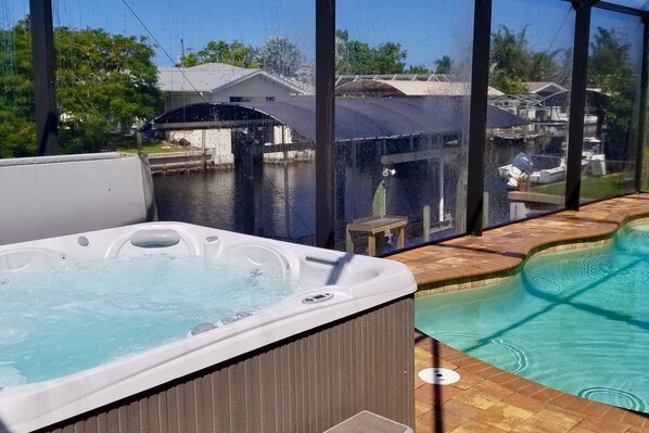 Bain à remous extérieur
