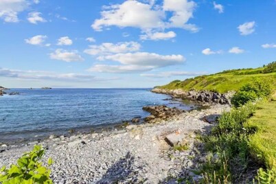 Tigh-Na-Mara 4BR + Scandinavian HotSoak by the Sea