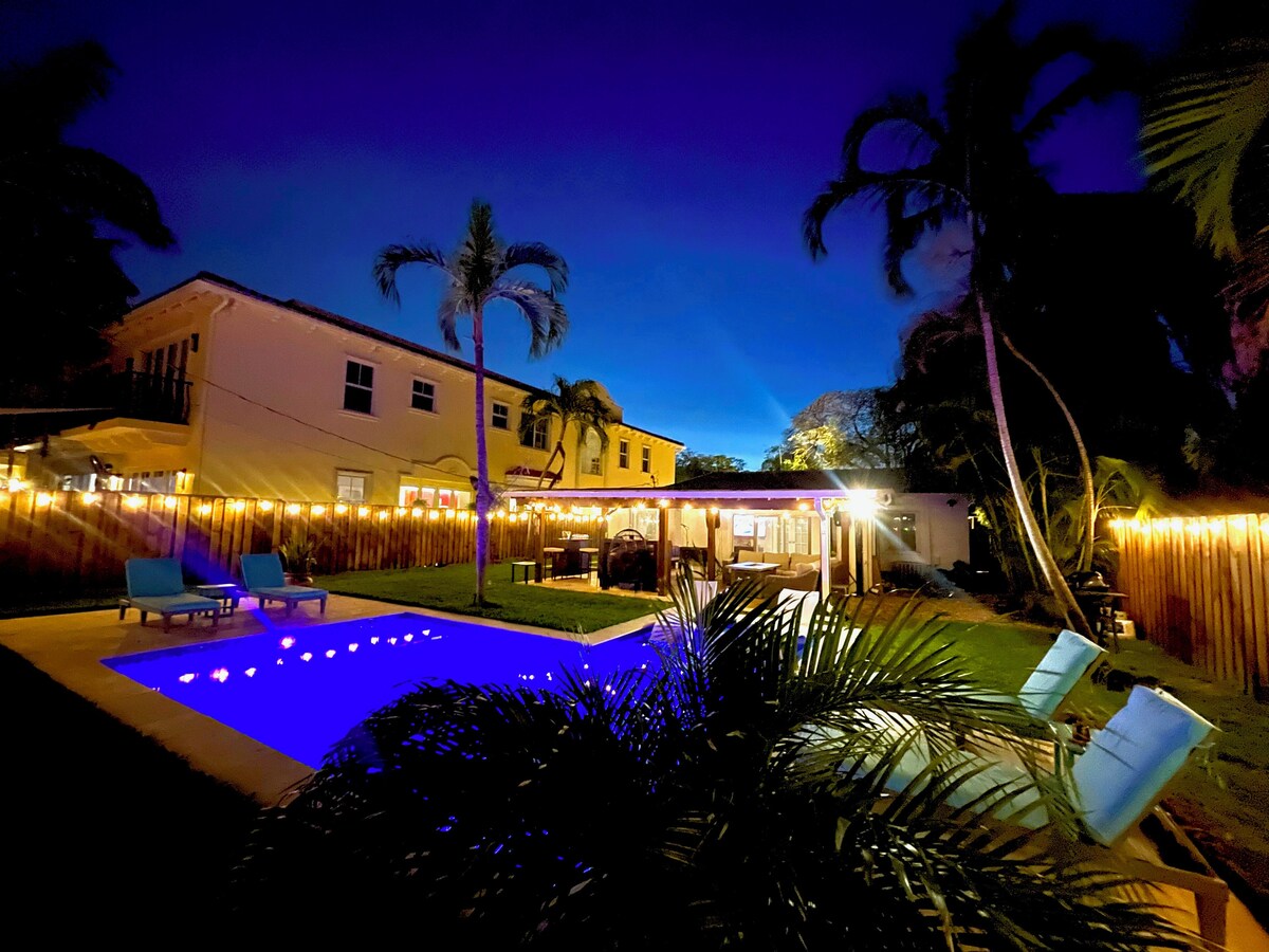 Turtle Nest Bungalow -with Private Backyard Oasis, Fort Lauderdale