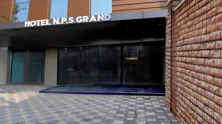 Treebo NPS Grand