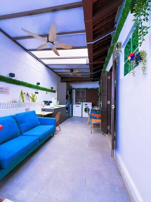 Interior - Coller Chinatown (Singapore)