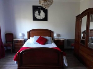 3 Schlafzimmer, Bügeleisen/Bügelbrett, WLAN, Bettwäsche