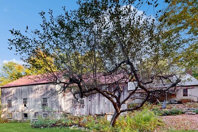 Charming farmhouse, riverfront, views, woodstove, w/d, wifi, TV, kitchen, deck