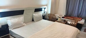 豪華單人房 | 書桌、手提電腦工作空間、隔音