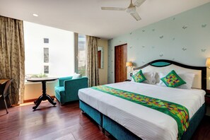 Premium-Zimmer | Schreibtisch, Verdunkelungsvorhänge, Bügeleisen/Bügelbrett, Bettwäsche