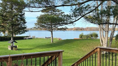 WATERFRONT Seaside Bungalow. Amazing views on Island 17, Long Sault.