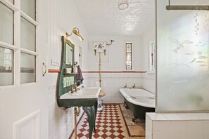 Regadera y secadora de cabello 