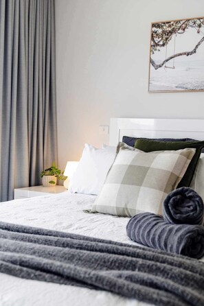 4 bedrooms, WiFi, bed sheets