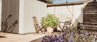 3Bed House w/ Charming Courtyard Garden & Parking