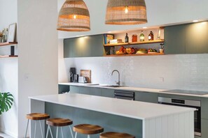 Fridge, microwave, oven, dishwasher