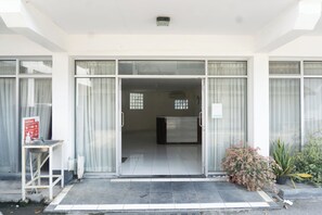 Garden - Hotel O Teluk Betung Near Bank Indonesia Formerly Wisma Pmi (Bandar Lampung)