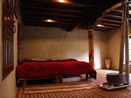 Ropa de cama de alta calidad, cubrecamas y escritorio