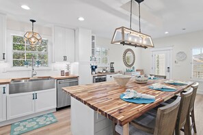 Fridge, microwave, oven, stovetop - Destiny Beach House, 375yds to Beach, Golf Cart Seats 6, 3 Master Bdms/Pool/HotTub/Tennis/Pickleball (Destin)