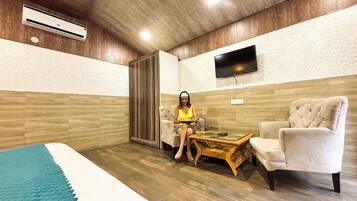 Superior Room | Soundproofing, rollaway beds, free WiFi