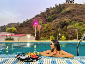 Indoor pool - Anandvan Jungle Resort (Rishikesh)