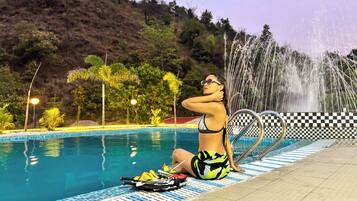 Hồ bơi trong nhà