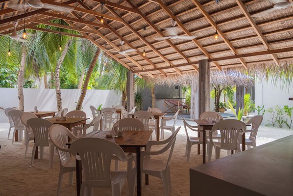 Restaurant - The Palm Ray (Rasdhoo)