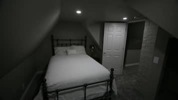 5 bedrooms, iron/ironing board, travel crib, WiFi