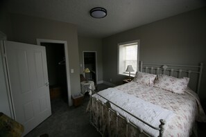 5 bedrooms, iron/ironing board, travel cot, WiFi